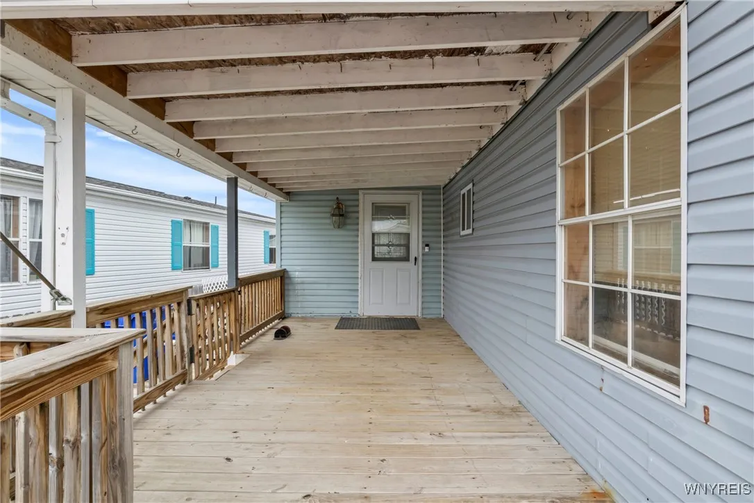 909 Hollywood Dr, Lockport-town, New York 14094, Lockport Town, New York 14094, 3 Bedrooms Bedrooms, 8 Rooms Rooms,2 BathroomsBathrooms,Residential,Closed,909 Hollywood Dr, Lockport-town, New York 14094,0,B1612299