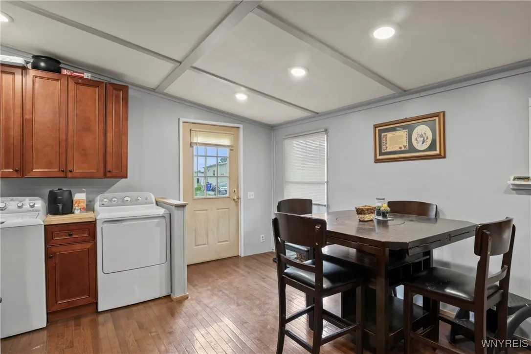 909 Hollywood Dr, Lockport-town, New York 14094, Lockport Town, New York 14094, 3 Bedrooms Bedrooms, 8 Rooms Rooms,2 BathroomsBathrooms,Residential,Closed,909 Hollywood Dr, Lockport-town, New York 14094,0,B1612299
