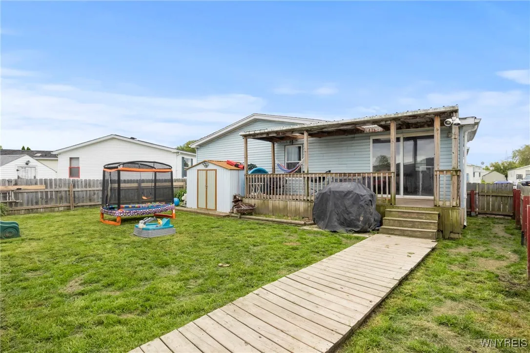 909 Hollywood Dr, Lockport-town, New York 14094, Lockport Town, New York 14094, 3 Bedrooms Bedrooms, 8 Rooms Rooms,2 BathroomsBathrooms,Residential,Closed,909 Hollywood Dr, Lockport-town, New York 14094,0,B1612299