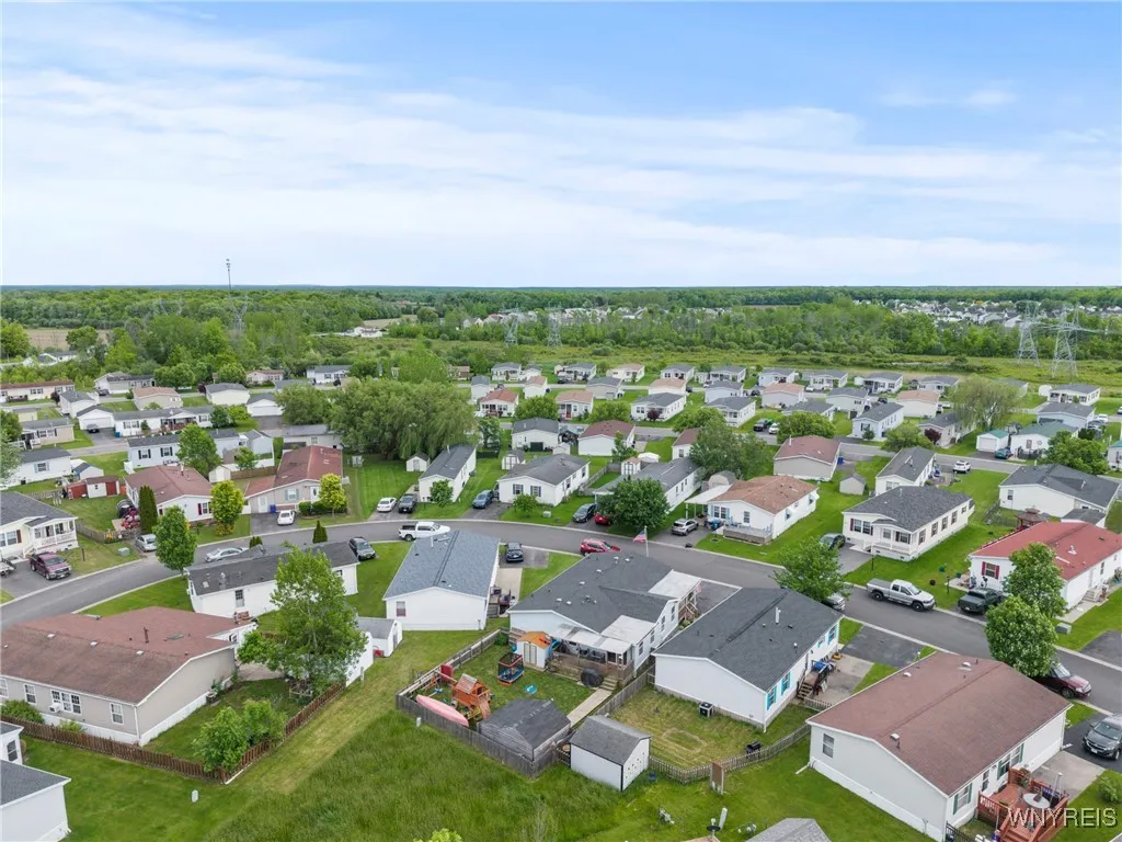 909 Hollywood Dr, Lockport-town, New York 14094, Lockport Town, New York 14094, 3 Bedrooms Bedrooms, 8 Rooms Rooms,2 BathroomsBathrooms,Residential,Closed,909 Hollywood Dr, Lockport-town, New York 14094,0,B1612299