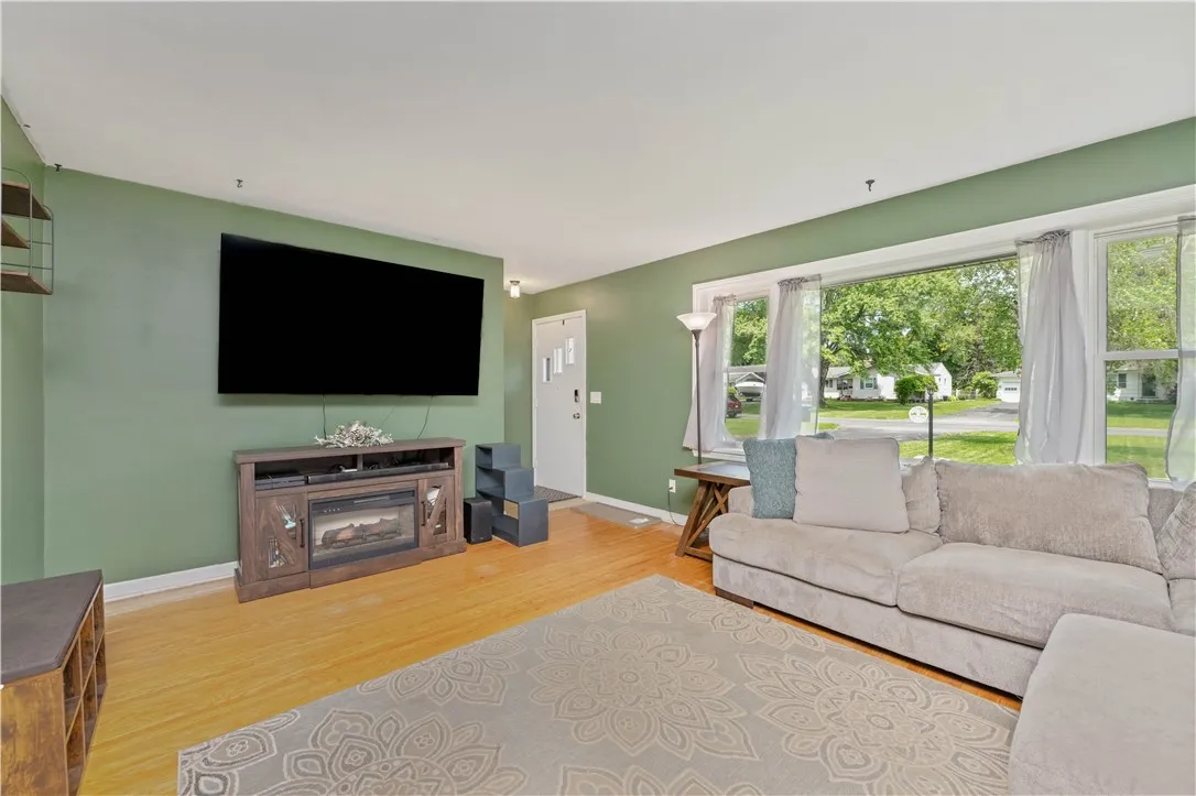50 Loderdale Road, Gates, New York 14624, Gates, New York 14624, 3 Bedrooms Bedrooms, 6 Rooms Rooms,1 BathroomBathrooms,Residential,Closed,50 Loderdale Road, Gates, New York 14624,R1612001