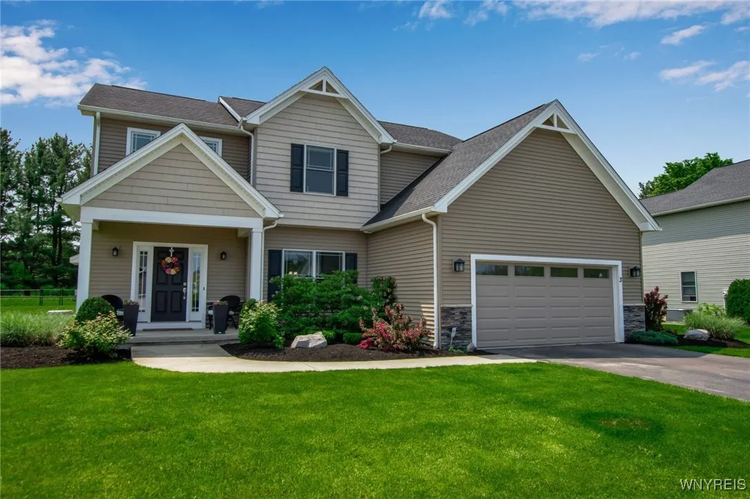3 Golden Oak Lane, Orchard Park, New York 14127, Orchard Park, New York 14127, 4 Bedrooms Bedrooms, 10 Rooms Rooms,2 BathroomsBathrooms,Residential,Closed,3 Golden Oak Lane, Orchard Park, New York 14127,B1612132