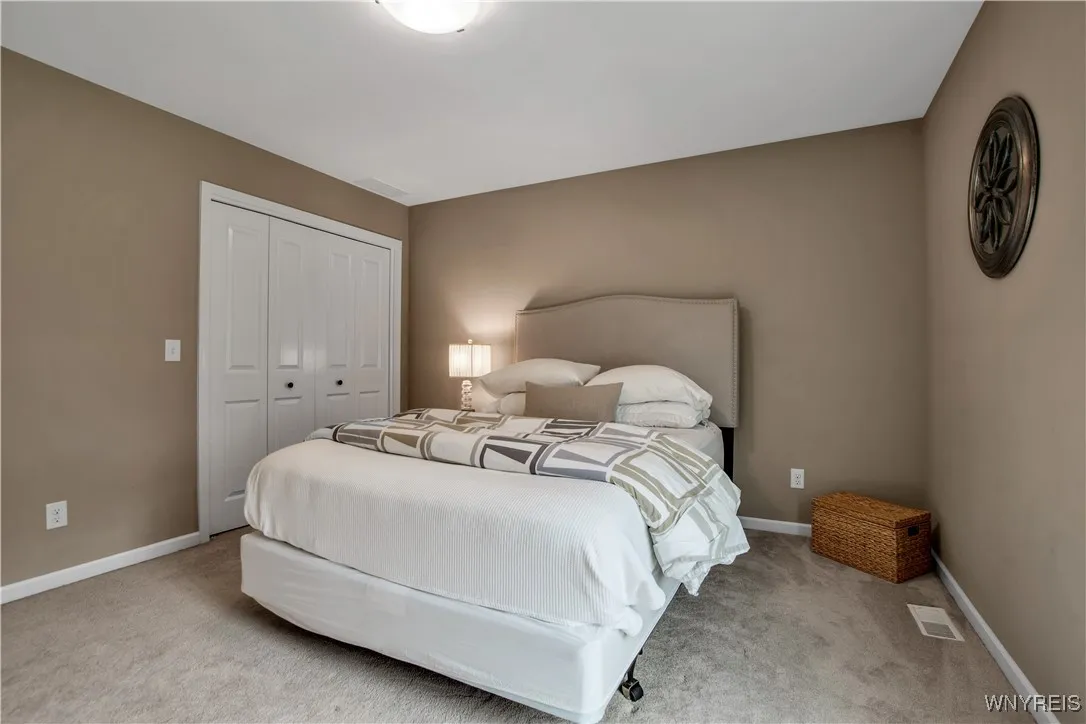3 Golden Oak Lane, Orchard Park, New York 14127, Orchard Park, New York 14127, 4 Bedrooms Bedrooms, 10 Rooms Rooms,2 BathroomsBathrooms,Residential,Closed,3 Golden Oak Lane, Orchard Park, New York 14127,B1612132