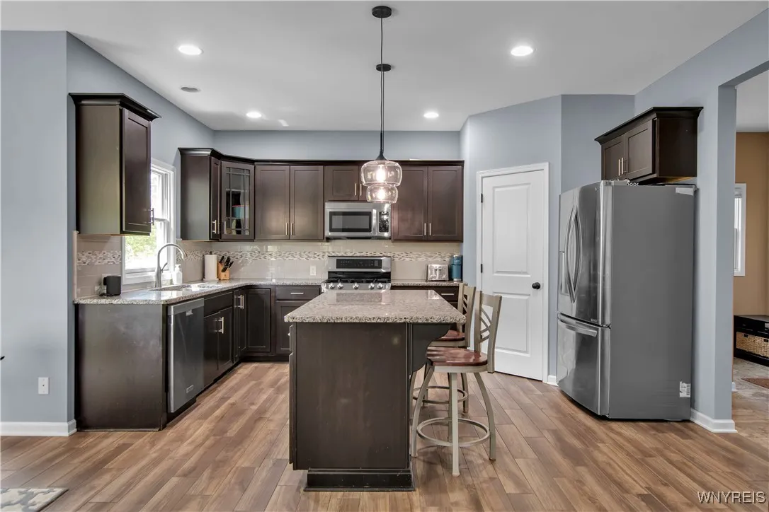 3 Golden Oak Lane, Orchard Park, New York 14127, Orchard Park, New York 14127, 4 Bedrooms Bedrooms, 10 Rooms Rooms,2 BathroomsBathrooms,Residential,Closed,3 Golden Oak Lane, Orchard Park, New York 14127,B1612132