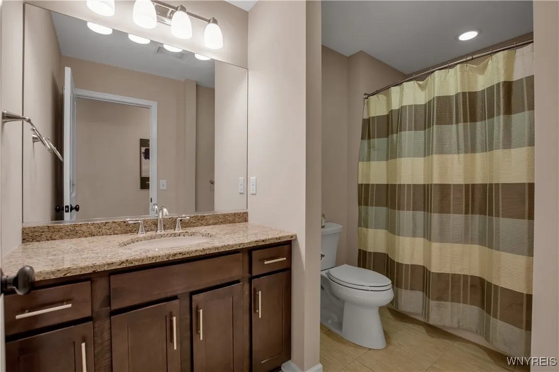 3 Golden Oak Lane, Orchard Park, New York 14127, Orchard Park, New York 14127, 4 Bedrooms Bedrooms, 10 Rooms Rooms,2 BathroomsBathrooms,Residential,Closed,3 Golden Oak Lane, Orchard Park, New York 14127,B1612132