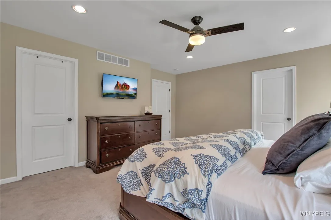 3 Golden Oak Lane, Orchard Park, New York 14127, Orchard Park, New York 14127, 4 Bedrooms Bedrooms, 10 Rooms Rooms,2 BathroomsBathrooms,Residential,Closed,3 Golden Oak Lane, Orchard Park, New York 14127,B1612132