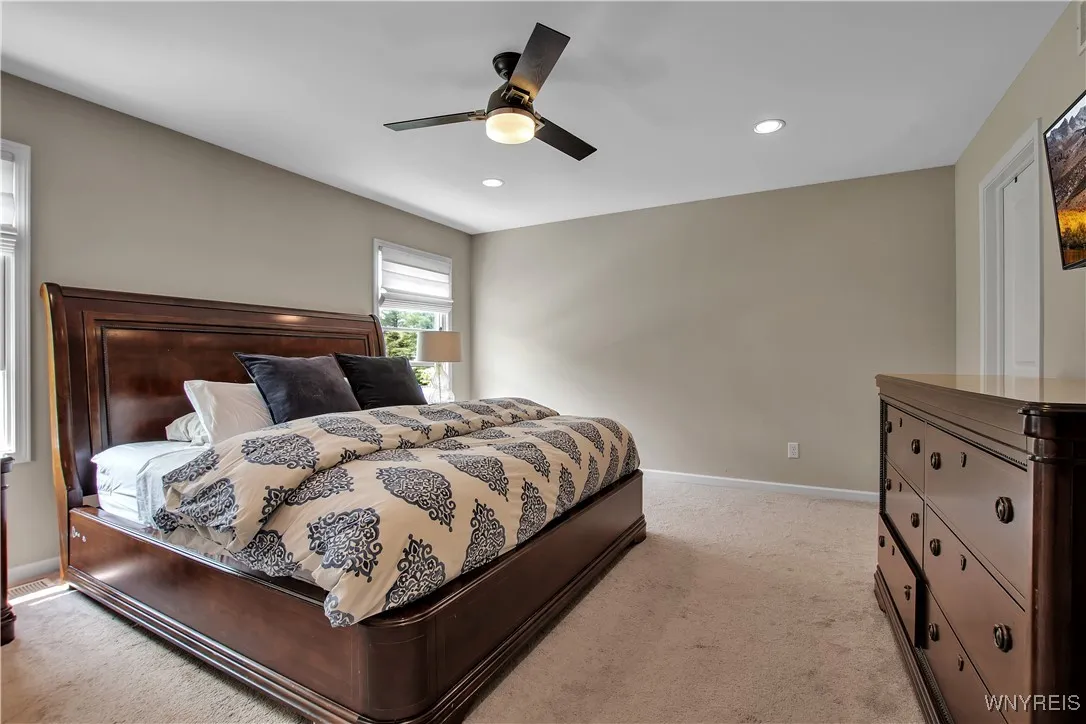 3 Golden Oak Lane, Orchard Park, New York 14127, Orchard Park, New York 14127, 4 Bedrooms Bedrooms, 10 Rooms Rooms,2 BathroomsBathrooms,Residential,Closed,3 Golden Oak Lane, Orchard Park, New York 14127,B1612132
