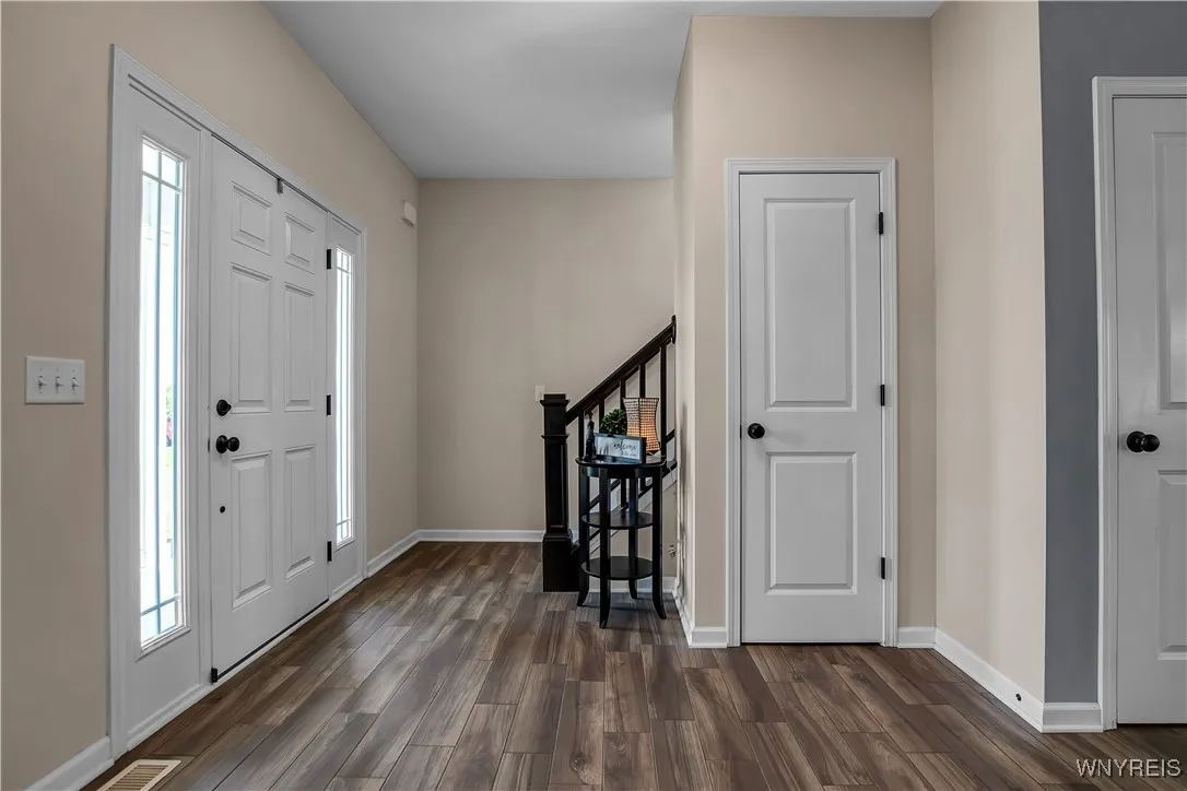 3 Golden Oak Lane, Orchard Park, New York 14127, Orchard Park, New York 14127, 4 Bedrooms Bedrooms, 10 Rooms Rooms,2 BathroomsBathrooms,Residential,Closed,3 Golden Oak Lane, Orchard Park, New York 14127,B1612132