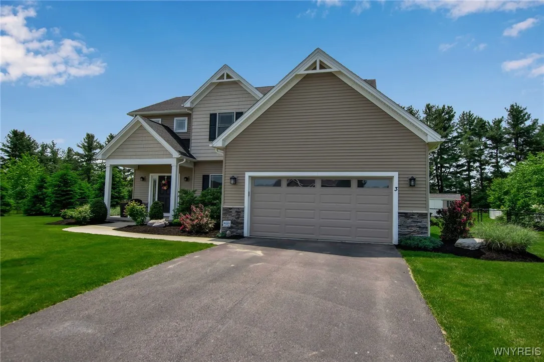 3 Golden Oak Lane, Orchard Park, New York 14127, Orchard Park, New York 14127, 4 Bedrooms Bedrooms, 10 Rooms Rooms,2 BathroomsBathrooms,Residential,Closed,3 Golden Oak Lane, Orchard Park, New York 14127,B1612132