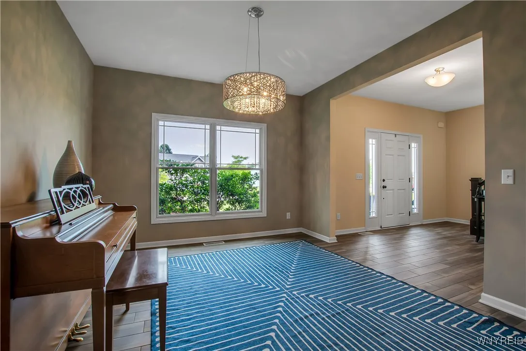 3 Golden Oak Lane, Orchard Park, New York 14127, Orchard Park, New York 14127, 4 Bedrooms Bedrooms, 10 Rooms Rooms,2 BathroomsBathrooms,Residential,Closed,3 Golden Oak Lane, Orchard Park, New York 14127,B1612132