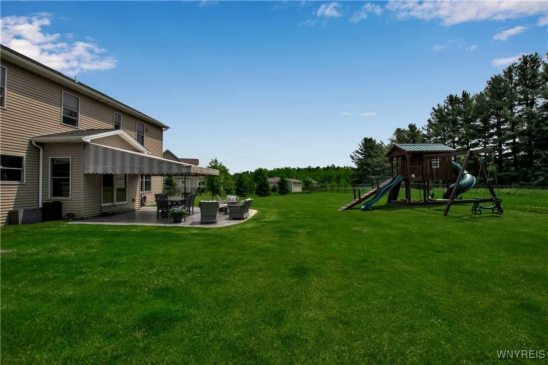 3 Golden Oak Lane, Orchard Park, New York 14127, Orchard Park, New York 14127, 4 Bedrooms Bedrooms, 10 Rooms Rooms,2 BathroomsBathrooms,Residential,Closed,3 Golden Oak Lane, Orchard Park, New York 14127,B1612132