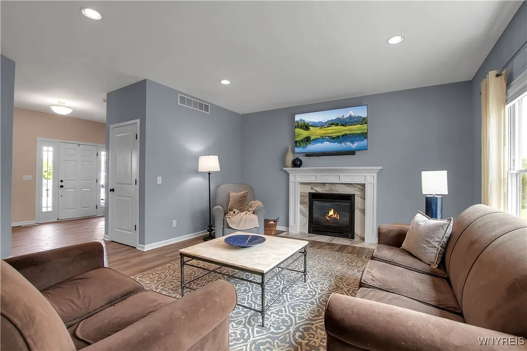 3 Golden Oak Lane, Orchard Park, New York 14127, Orchard Park, New York 14127, 4 Bedrooms Bedrooms, 10 Rooms Rooms,2 BathroomsBathrooms,Residential,Closed,3 Golden Oak Lane, Orchard Park, New York 14127,B1612132