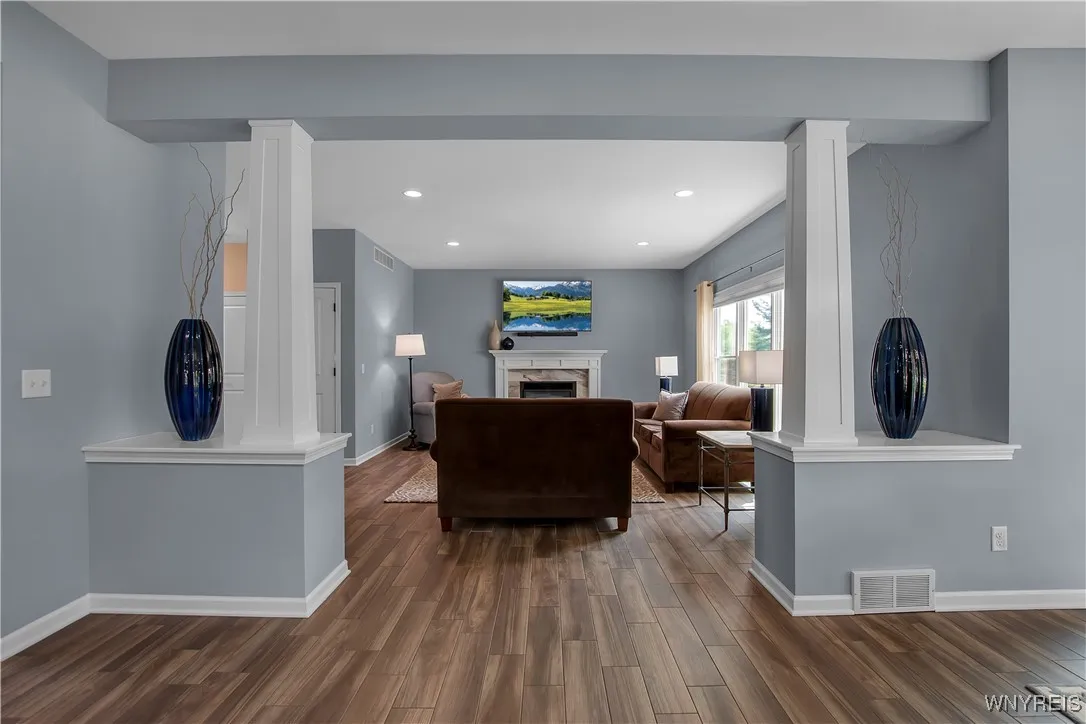 3 Golden Oak Lane, Orchard Park, New York 14127, Orchard Park, New York 14127, 4 Bedrooms Bedrooms, 10 Rooms Rooms,2 BathroomsBathrooms,Residential,Closed,3 Golden Oak Lane, Orchard Park, New York 14127,B1612132