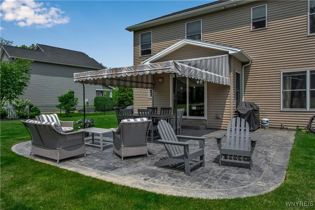 3 Golden Oak Lane, Orchard Park, New York 14127, Orchard Park, New York 14127, 4 Bedrooms Bedrooms, 10 Rooms Rooms,2 BathroomsBathrooms,Residential,Closed,3 Golden Oak Lane, Orchard Park, New York 14127,B1612132