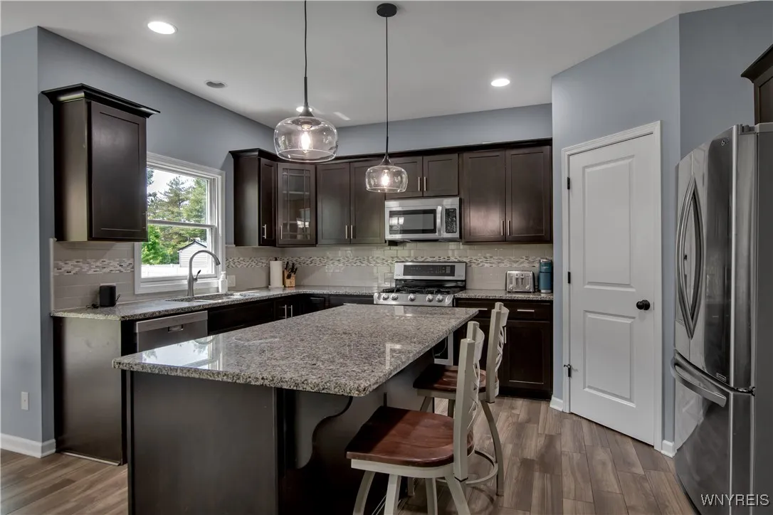 3 Golden Oak Lane, Orchard Park, New York 14127, Orchard Park, New York 14127, 4 Bedrooms Bedrooms, 10 Rooms Rooms,2 BathroomsBathrooms,Residential,Closed,3 Golden Oak Lane, Orchard Park, New York 14127,B1612132