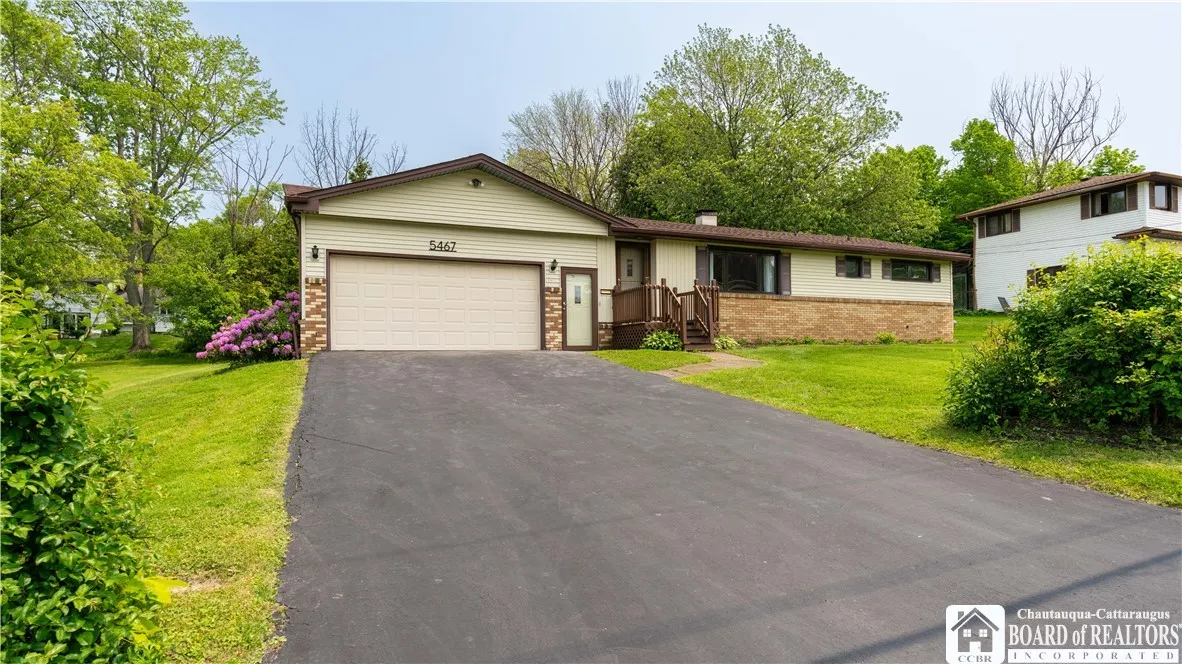 5467 Sterling Road, Hamburg, New York 14075, Hamburg, New York 14075, 3 Bedrooms Bedrooms, 8 Rooms Rooms,2 BathroomsBathrooms,Residential,Closed,5467 Sterling Road, Hamburg, New York 14075,R1612228