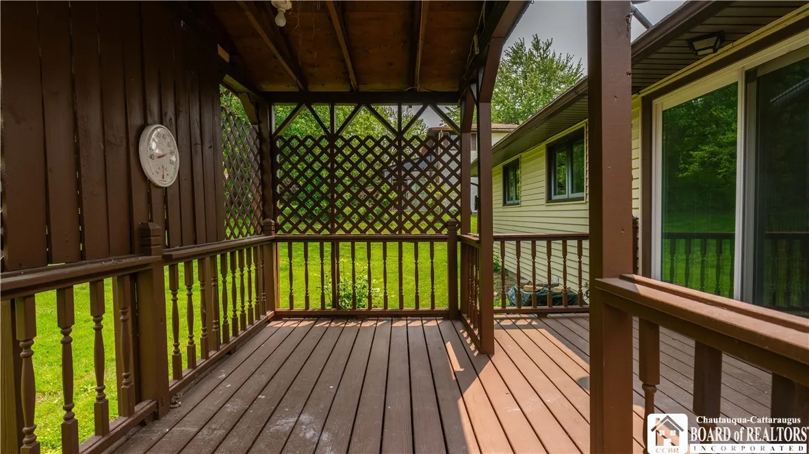 5467 Sterling Road, Hamburg, New York 14075, Hamburg, New York 14075, 3 Bedrooms Bedrooms, 8 Rooms Rooms,2 BathroomsBathrooms,Residential,Closed,5467 Sterling Road, Hamburg, New York 14075,R1612228