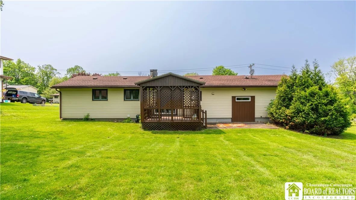 5467 Sterling Road, Hamburg, New York 14075, Hamburg, New York 14075, 3 Bedrooms Bedrooms, 8 Rooms Rooms,2 BathroomsBathrooms,Residential,Closed,5467 Sterling Road, Hamburg, New York 14075,R1612228