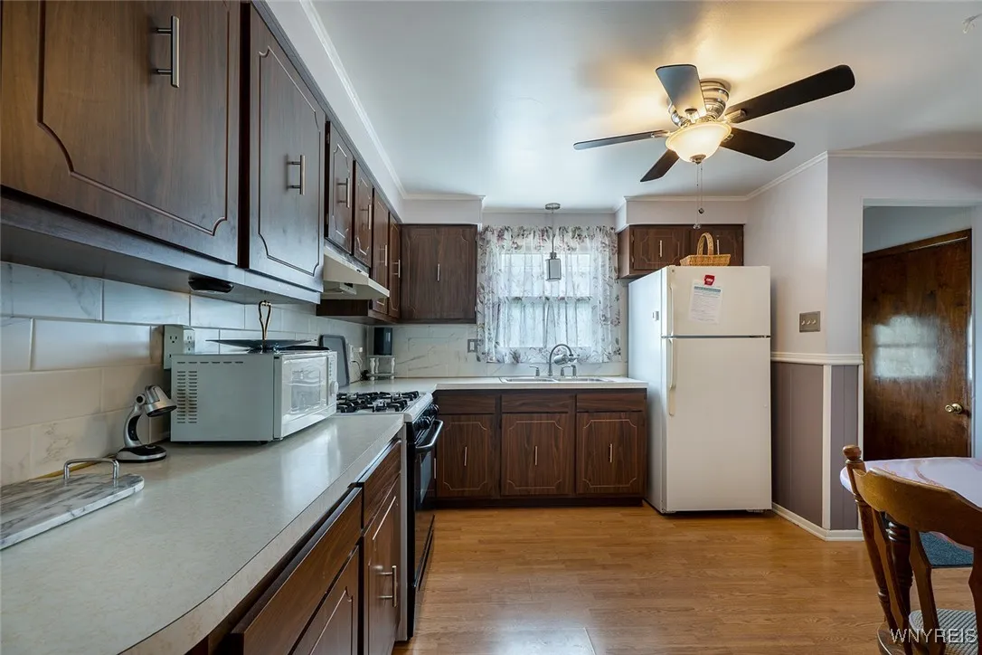 3206 Ontario Avenue, Niagara Falls, New York 14305, Niagara Falls, New York 14305, 3 Bedrooms Bedrooms, 5 Rooms Rooms,2 BathroomsBathrooms,Residential,Closed,3206 Ontario Avenue, Niagara Falls, New York 14305,0,B1612084