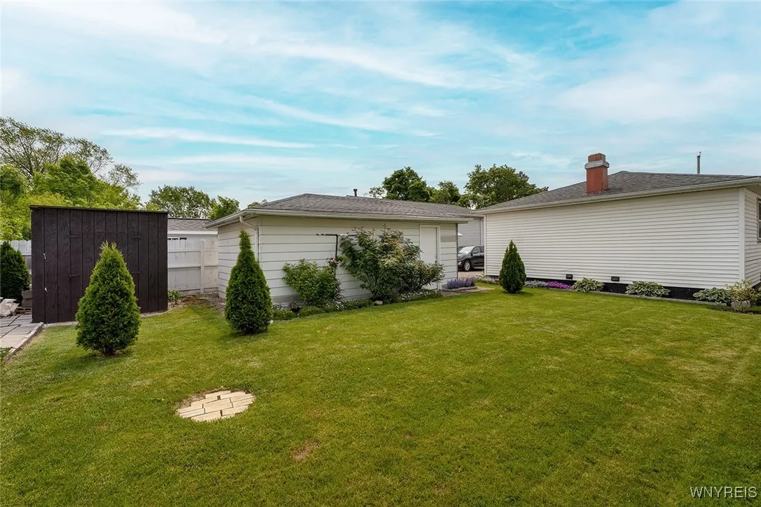 3206 Ontario Avenue, Niagara Falls, New York 14305, Niagara Falls, New York 14305, 3 Bedrooms Bedrooms, 5 Rooms Rooms,2 BathroomsBathrooms,Residential,Closed,3206 Ontario Avenue, Niagara Falls, New York 14305,0,B1612084