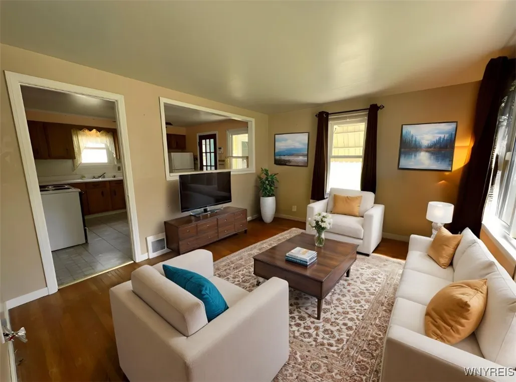 Photo has been Virtually staged