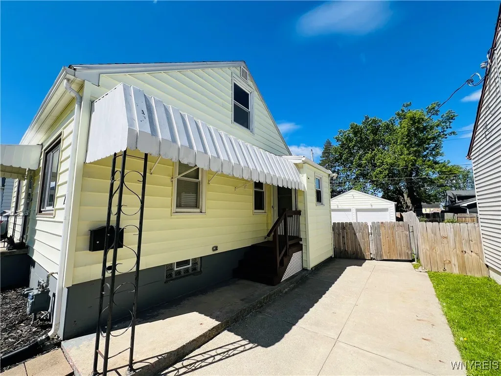 156 Knox Avenue, West Seneca, New York 14224, West Seneca, New York 14224, 4 Bedrooms Bedrooms, 5 Rooms Rooms,1 BathroomBathrooms,Residential,Closed,156 Knox Avenue, West Seneca, New York 14224,B1612088