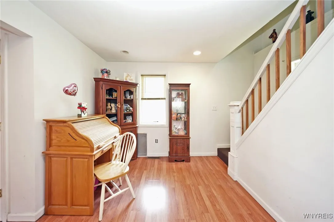 132 Pavement Road, Lancaster, New York 14086, Lancaster, New York 14086, 4 Bedrooms Bedrooms, ,2 BathroomsBathrooms,Residential,Closed,132 Pavement Road, Lancaster, New York 14086,0,B1612408
