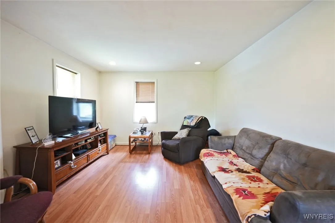 132 Pavement Road, Lancaster, New York 14086, Lancaster, New York 14086, 4 Bedrooms Bedrooms, ,2 BathroomsBathrooms,Residential,Closed,132 Pavement Road, Lancaster, New York 14086,0,B1612408