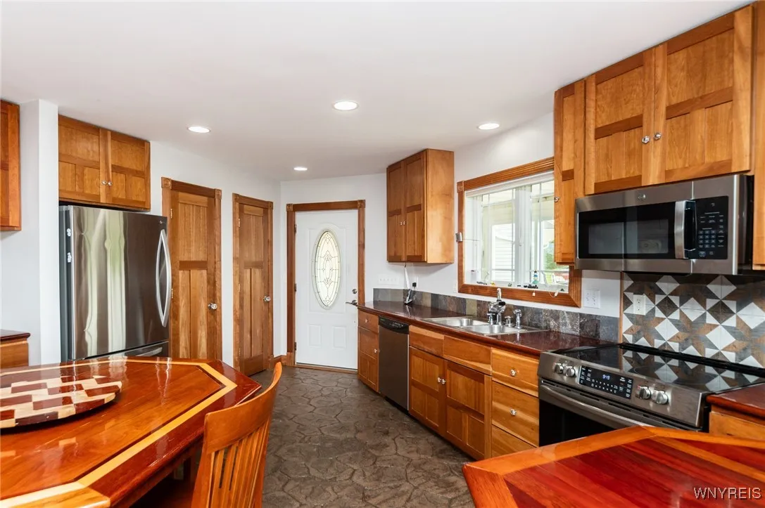 11020 Tinkham Road, Darien, New York 14040, Darien, New York 14040, 3 Bedrooms Bedrooms, 5 Rooms Rooms,1 BathroomBathrooms,Residential,Closed,11020 Tinkham Road, Darien, New York 14040,0,B1612054