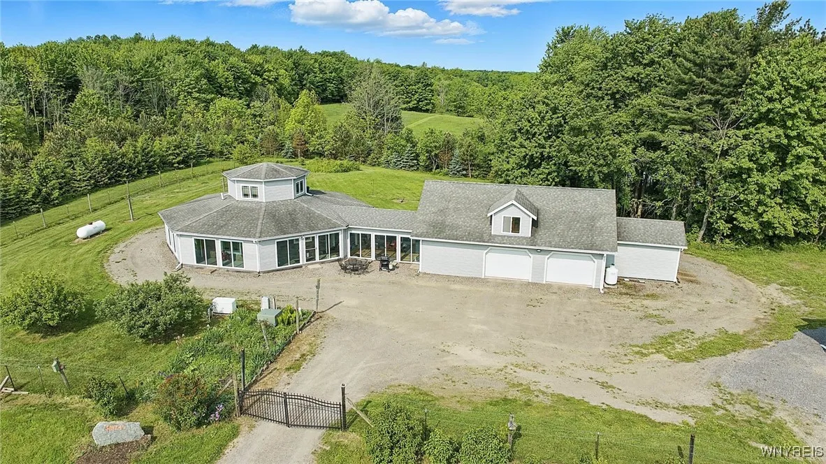 11020 Tinkham Road, Darien, New York 14040, Darien, New York 14040, 3 Bedrooms Bedrooms, 5 Rooms Rooms,1 BathroomBathrooms,Residential,Closed,11020 Tinkham Road, Darien, New York 14040,0,B1612054