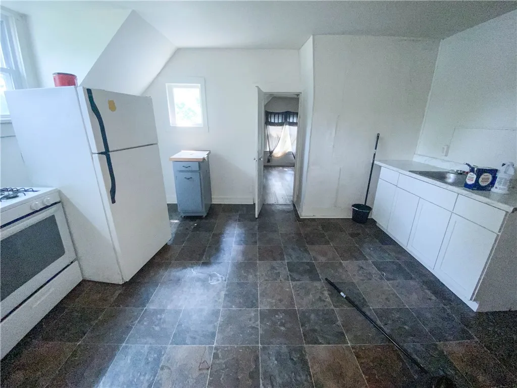 255 Avenue A, Rochester, New York 14621, Rochester, New York 14621, 5 Bedrooms Bedrooms, ,2 BathroomsBathrooms,Residential,Closed,255 Avenue A, Rochester, New York 14621,0,R1610407