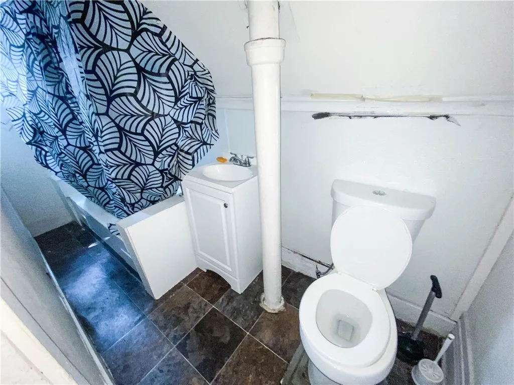 255 Avenue A, Rochester, New York 14621, Rochester, New York 14621, 5 Bedrooms Bedrooms, ,2 BathroomsBathrooms,Residential,Closed,255 Avenue A, Rochester, New York 14621,0,R1610407