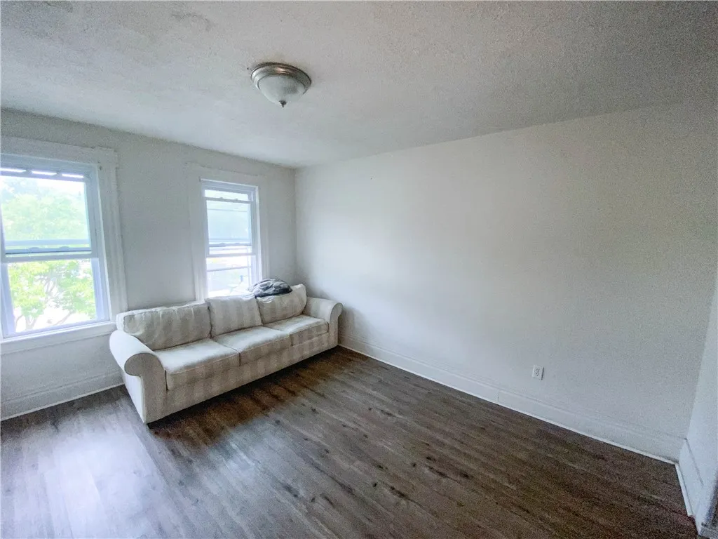 255 Avenue A, Rochester, New York 14621, Rochester, New York 14621, 5 Bedrooms Bedrooms, ,2 BathroomsBathrooms,Residential,Closed,255 Avenue A, Rochester, New York 14621,0,R1610407