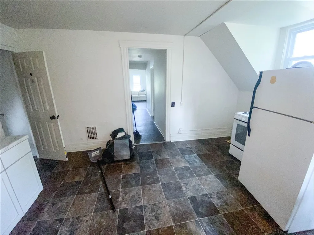 255 Avenue A, Rochester, New York 14621, Rochester, New York 14621, 5 Bedrooms Bedrooms, ,2 BathroomsBathrooms,Residential,Closed,255 Avenue A, Rochester, New York 14621,0,R1610407