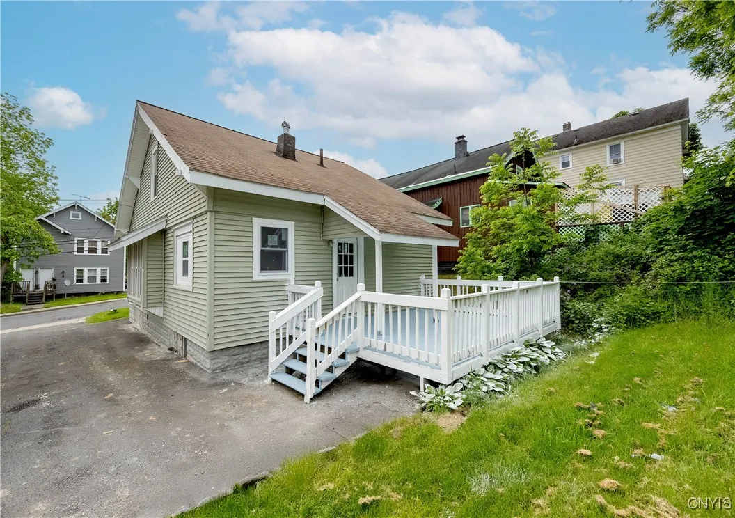 402 Cogswell Avenue, Geddes, New York 13209, Geddes, New York 13209, 5 Bedrooms Bedrooms, 10 Rooms Rooms,2 BathroomsBathrooms,Residential,Closed,402 Cogswell Avenue, Geddes, New York 13209,S1612393