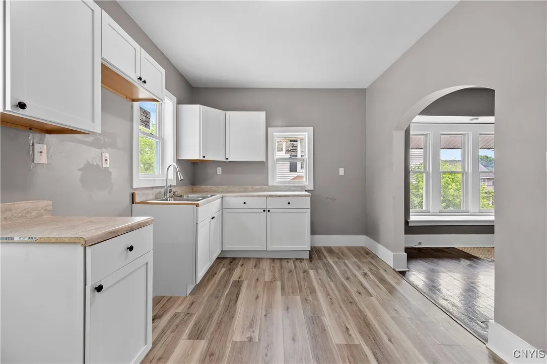 402 Cogswell Avenue, Geddes, New York 13209, Geddes, New York 13209, 5 Bedrooms Bedrooms, 10 Rooms Rooms,2 BathroomsBathrooms,Residential,Closed,402 Cogswell Avenue, Geddes, New York 13209,S1612393