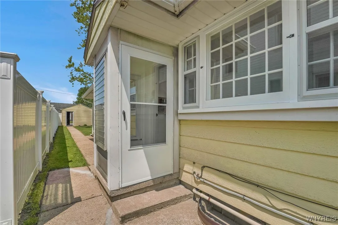 568 Delaware Street, Tonawanda-city, New York 1415, Tonawanda, New York 14150, 3 Bedrooms Bedrooms, 7 Rooms Rooms,1 BathroomBathrooms,Residential,Closed,568 Delaware Street, Tonawanda-city, New York 1415,B1612334