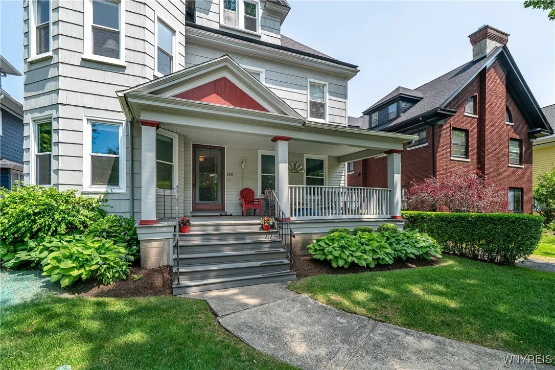 700 Lafayette Avenue, Buffalo, New York 14222, Buffalo, New York 14222, 9 Bedrooms Bedrooms, ,5 BathroomsBathrooms,Residential,Closed,700 Lafayette Avenue, Buffalo, New York 14222,B1611367