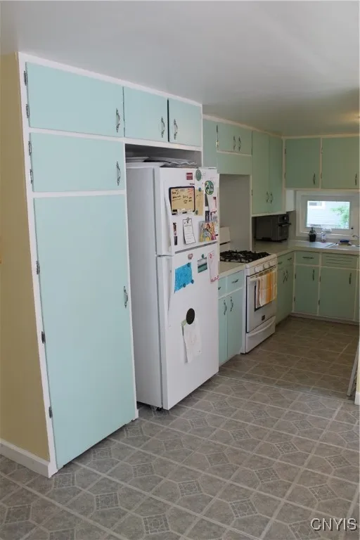 42 Mechanic Street, Elbridge, New York 13080, Elbridge, New York 13080, 4 Bedrooms Bedrooms, 13 Rooms Rooms,2 BathroomsBathrooms,Residential,Closed,42 Mechanic Street, Elbridge, New York 13080,0,S1612383