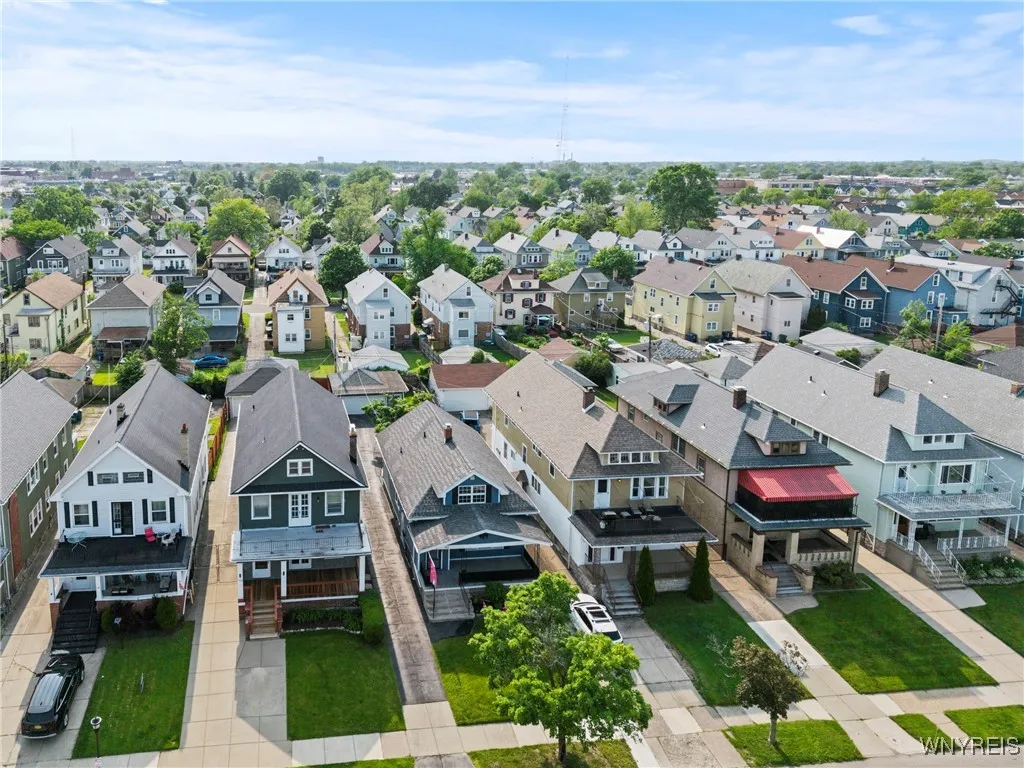152 Commonwealth Avenue, Buffalo, New York 14216, Buffalo, New York 14216, 4 Bedrooms Bedrooms, 7 Rooms Rooms,2 BathroomsBathrooms,Residential,Closed,152 Commonwealth Avenue, Buffalo, New York 14216,B1612396