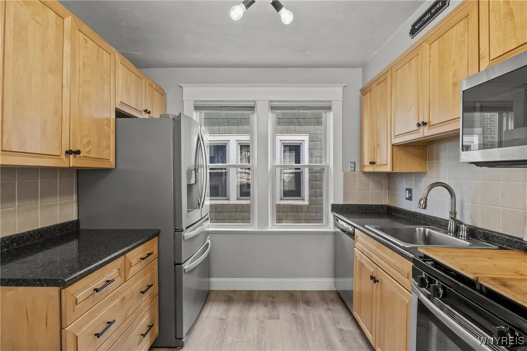 152 Commonwealth Avenue, Buffalo, New York 14216, Buffalo, New York 14216, 4 Bedrooms Bedrooms, 7 Rooms Rooms,2 BathroomsBathrooms,Residential,Closed,152 Commonwealth Avenue, Buffalo, New York 14216,B1612396