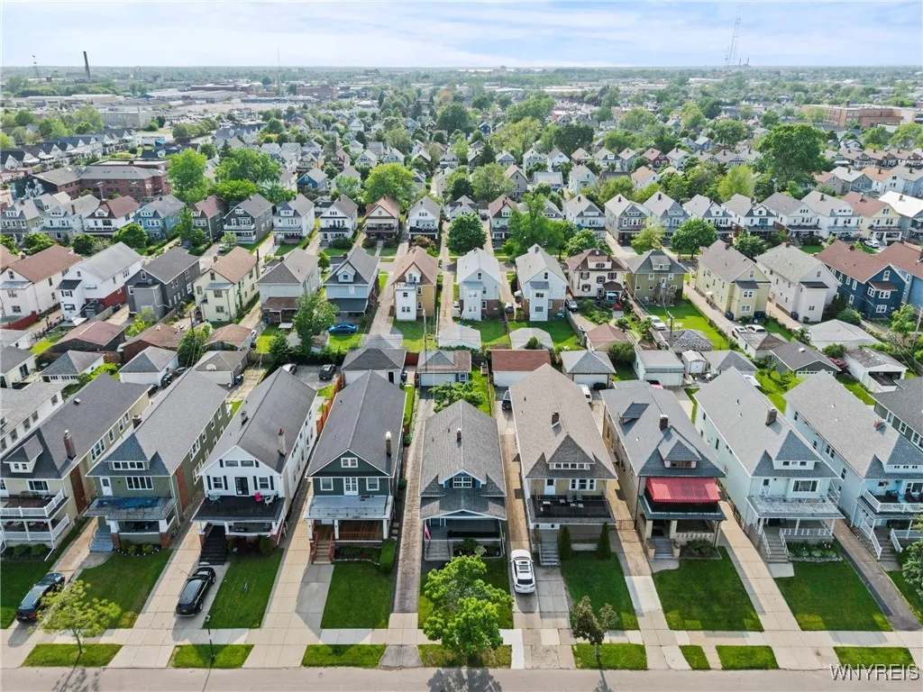 152 Commonwealth Avenue, Buffalo, New York 14216, Buffalo, New York 14216, 4 Bedrooms Bedrooms, 7 Rooms Rooms,2 BathroomsBathrooms,Residential,Closed,152 Commonwealth Avenue, Buffalo, New York 14216,B1612396