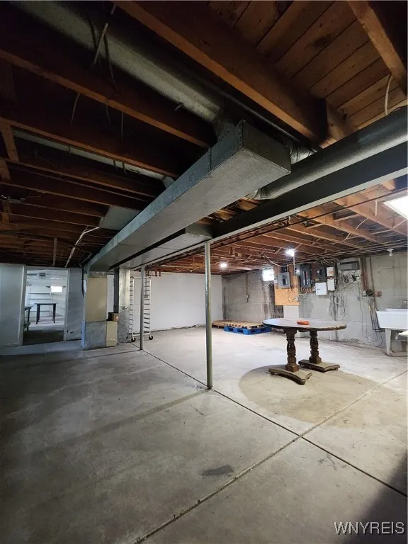 2116 Clinton Street, Cheektowaga, New York 14206, Cheektowaga, New York 14206, 5 Rooms Rooms,Commercial Lease,For Rent,2116 Clinton Street, Cheektowaga, New York 14206,B1612479