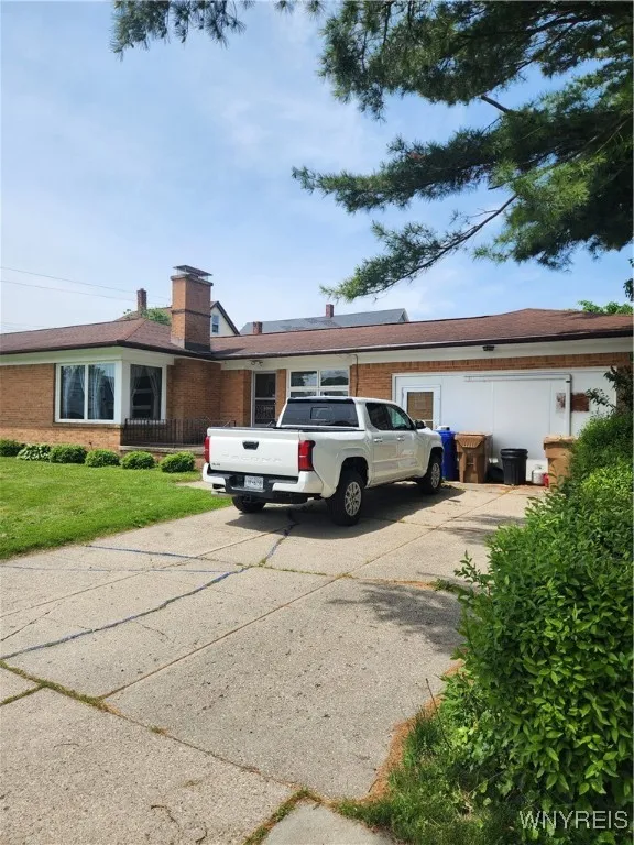2116 Clinton Street, Cheektowaga, New York 14206, Cheektowaga, New York 14206, 5 Rooms Rooms,Commercial Lease,For Rent,2116 Clinton Street, Cheektowaga, New York 14206,B1612479