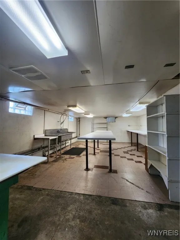 2116 Clinton Street, Cheektowaga, New York 14206, Cheektowaga, New York 14206, 5 Rooms Rooms,Commercial Lease,For Rent,2116 Clinton Street, Cheektowaga, New York 14206,B1612479