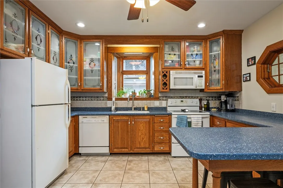 139 East Main Street, Avon, New York 14414, Avon, New York 14414, 3 Bedrooms Bedrooms, 9 Rooms Rooms,2 BathroomsBathrooms,Residential,Closed,139 East Main Street, Avon, New York 14414,R1611800