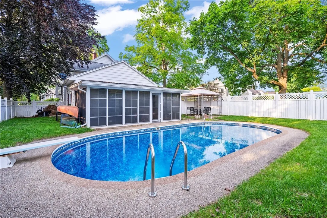 139 East Main Street, Avon, New York 14414, Avon, New York 14414, 3 Bedrooms Bedrooms, 9 Rooms Rooms,2 BathroomsBathrooms,Residential,Closed,139 East Main Street, Avon, New York 14414,R1611800