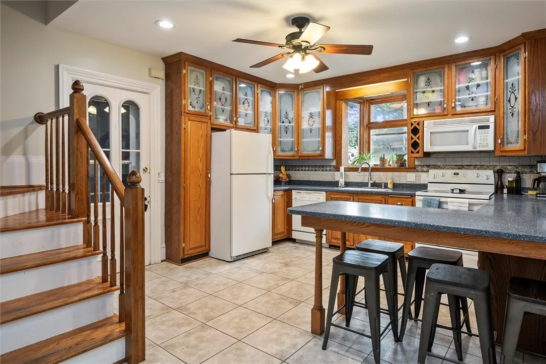 139 East Main Street, Avon, New York 14414, Avon, New York 14414, 3 Bedrooms Bedrooms, 9 Rooms Rooms,2 BathroomsBathrooms,Residential,Closed,139 East Main Street, Avon, New York 14414,R1611800