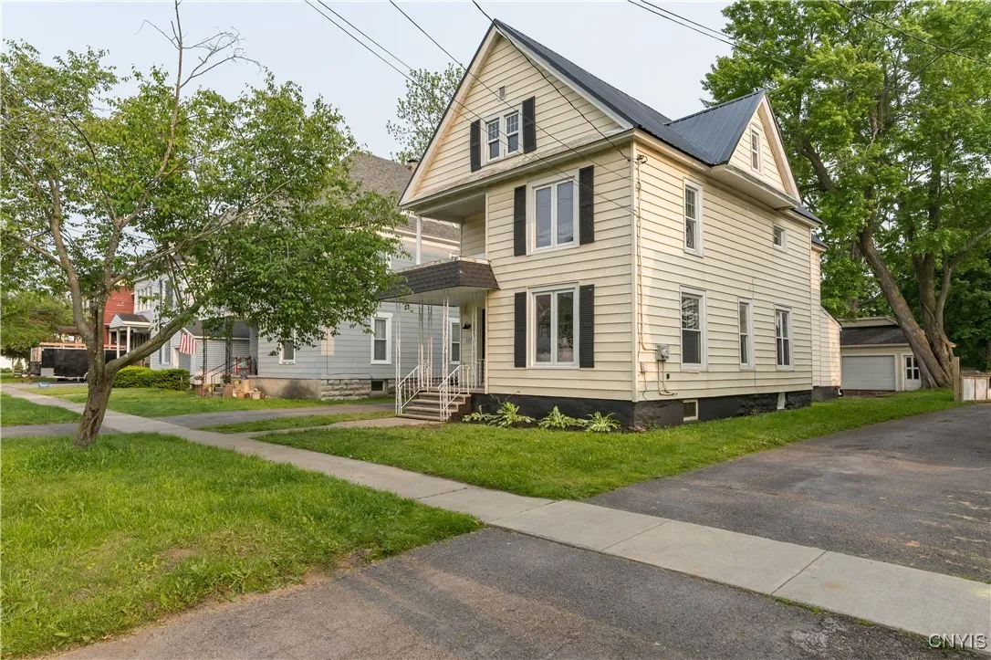 117 Flower Avenue West, Watertown-city, New York 1, Watertown City, New York 13601, 4 Bedrooms Bedrooms, 8 Rooms Rooms,2 BathroomsBathrooms,Residential,Closed,117 Flower Avenue West, Watertown-city, New York 1,0,S1604033