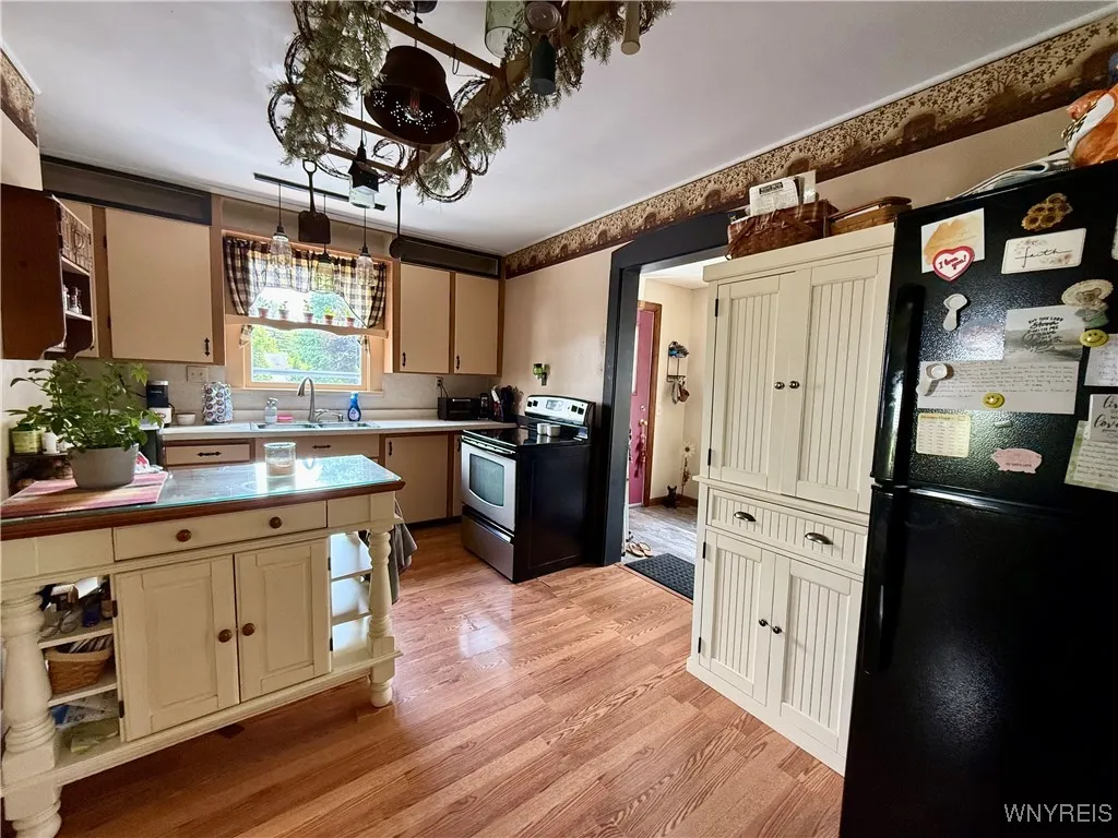 166 State Street, Batavia-city, New York 14020, Batavia City, New York 14020, 4 Bedrooms Bedrooms, 8 Rooms Rooms,2 BathroomsBathrooms,Residential,Closed,166 State Street, Batavia-city, New York 14020,B1612518
